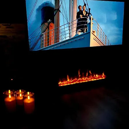 Ecrin D'exception Avec Jacuzzi Et Salon Cinema *