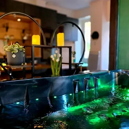 Dom wakacyjny Ecrin D'exception Avec Jacuzzi Et Salon Cinema Penne-dʼAgenais