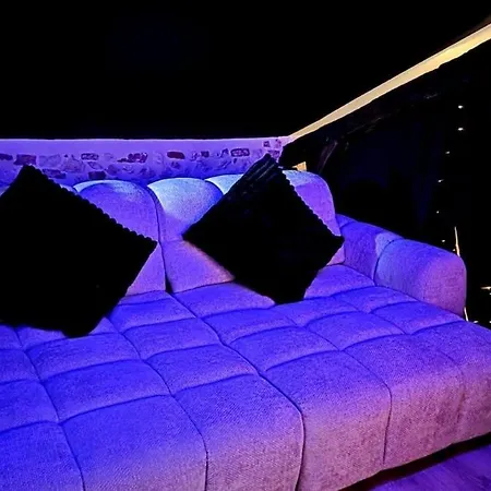Ecrin D'exception Avec Jacuzzi Et Salon Cinema * Penne-dʼAgenais