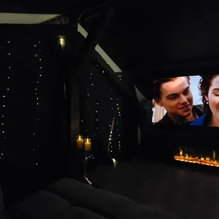 Ecrin D'exception Avec Jacuzzi Et Salon Cinema *