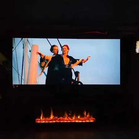 Ecrin D'exception Avec Jacuzzi Et Salon Cinema * Penne-dʼAgenais